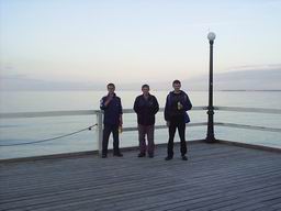 Андрей, Лев и Сергей на фоне Балтийского моря