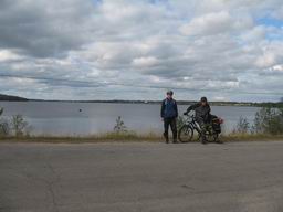 Сергей и Александр на фоне оз. Крошнозеро