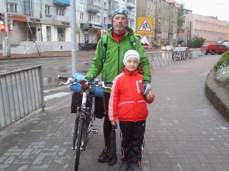 Возвращение в Калининград. На фото Игорь Виноградов и его сын