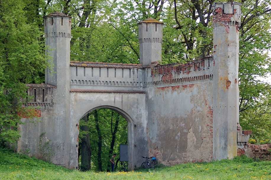 Главные ворота замка Гердауэн.