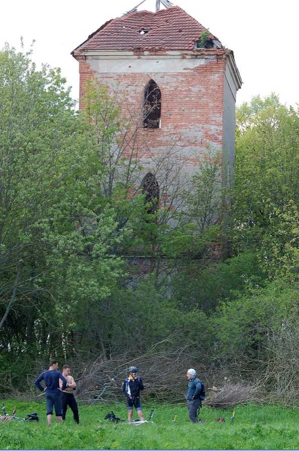 Развалины кирхи у границы с Польшей.