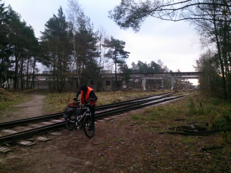 Александр на ЖД путях, ведущие на силикатный завод (пос. А. Космодемьянского)