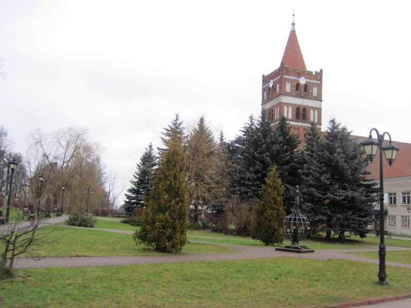 Площадь и кирха в Правдинске