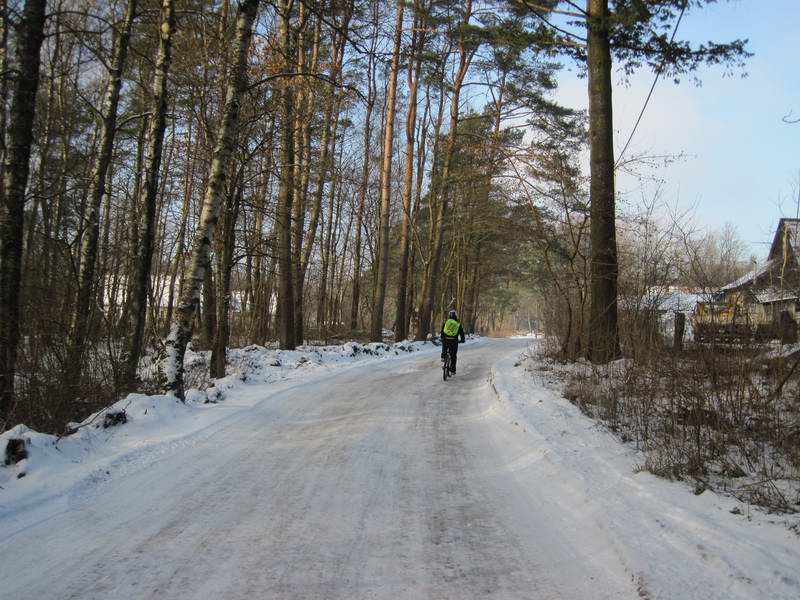 Едем по скользкой дороге