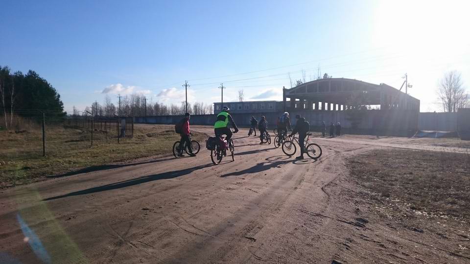 Общаемся с местными жителями, вдогонку кричат МОЛОДЦЫ