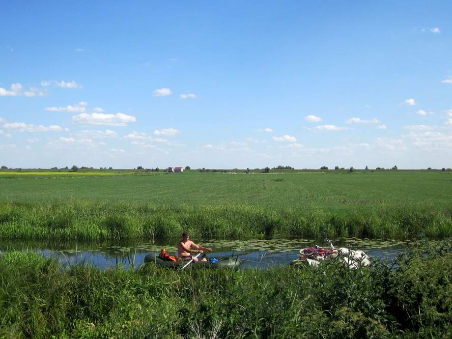 Лодки в канале Обводном