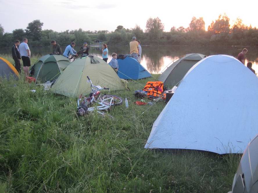 Наш лагерь на берегу Матросовки