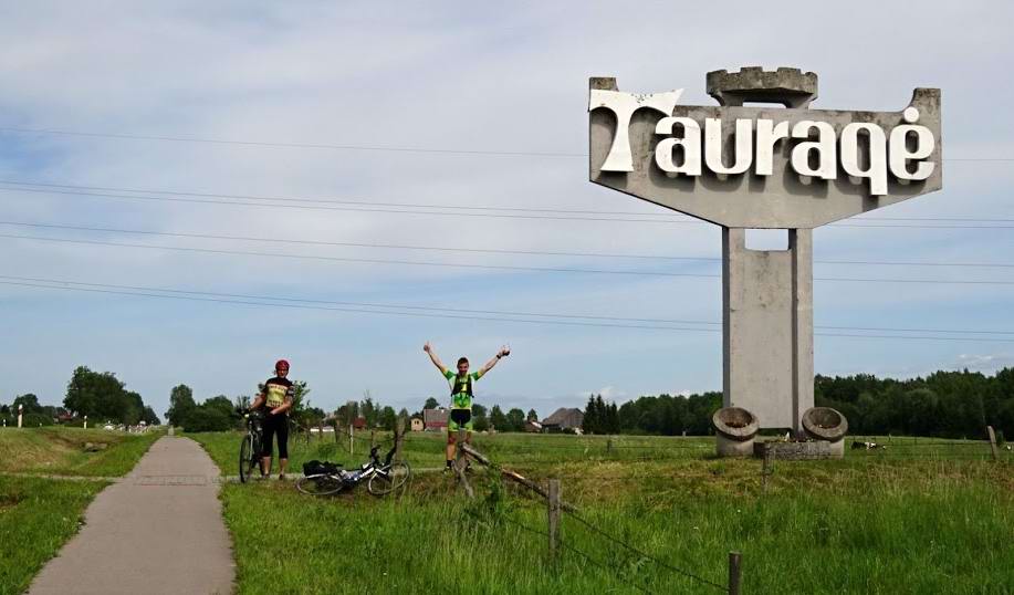 При въезде в Таураге по велодорожке.