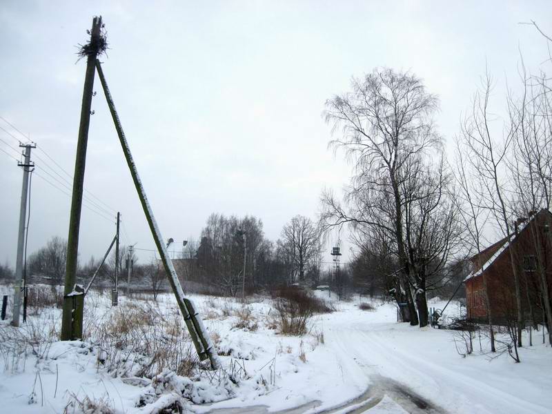 Впереди - пограничная вышка