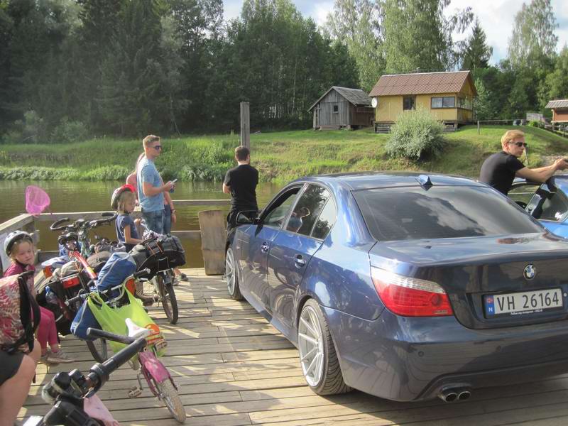 Пераправляемся на пароме через Гаую