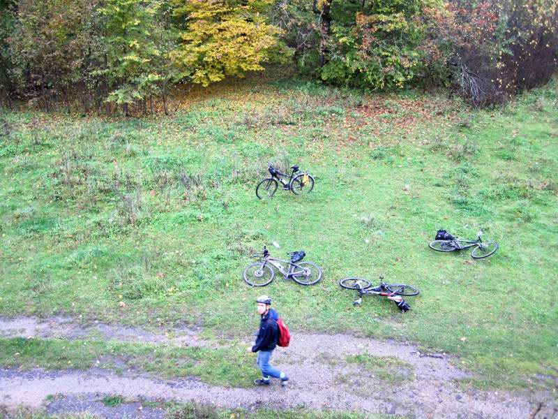 Дмитрий Пасека охраняет велосипеды