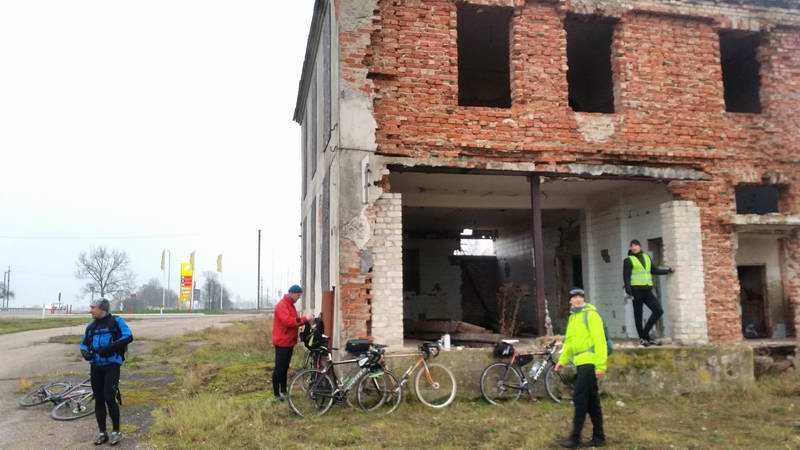 Сделали остановку посередине между Вилкавишкисом и Мариямполе