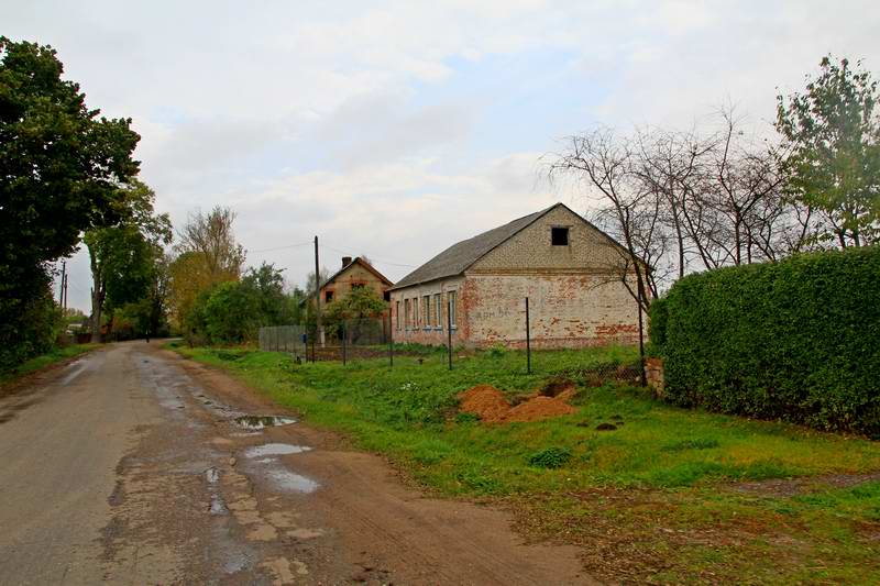 Едем по центральной улице Ватутино