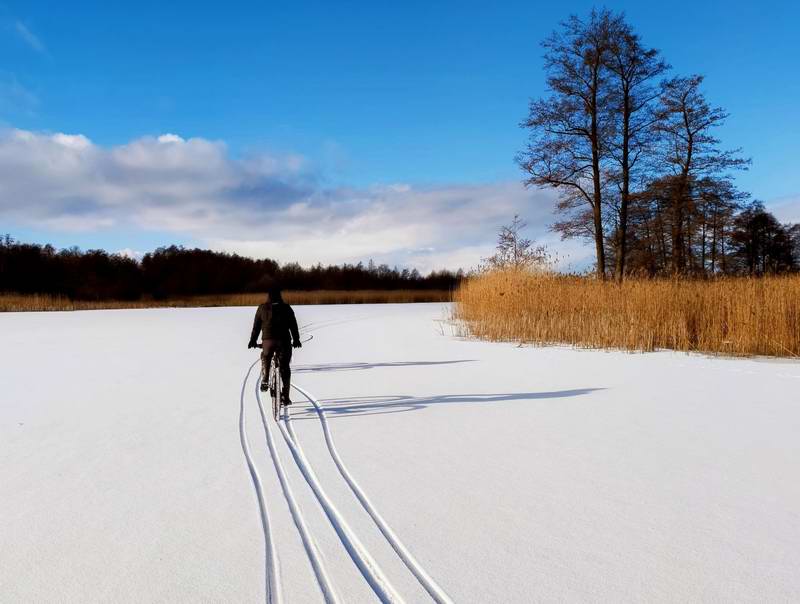 Едем по реке Ржевке