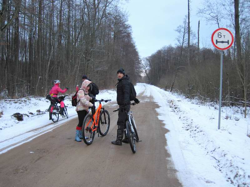 Ждём отставших на повороте