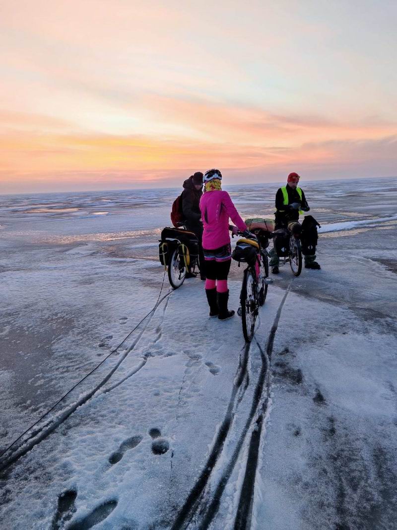 Послезакатные краски на Куршском заливе <a href='http://koenigbicycle.ru/js/ymapload/mapload.htm?maps/v2106tr.kml&55.2399964545556&21.2076356363833&17&hybrid'><img src='/images/Yandex_Maps_logo_25px.gif'></a> <a href='https://www.google.com/maps?z=15&t=h&q=55.2399964545556,21.2076356363833' target='_blank'><img src='/images/25px-Google_Maps_icon.jpg'></a>