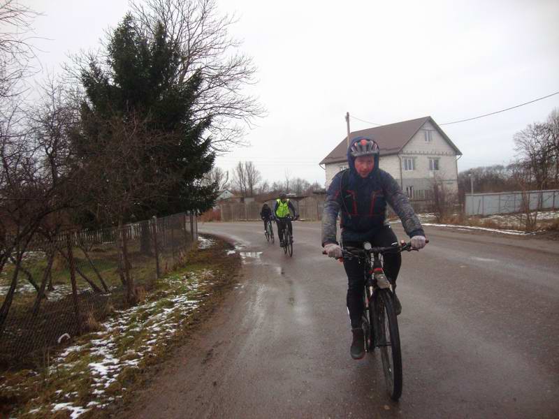 Едем по ул. Железнодорожной <a href='http://koenigbicycle.ru/js/ymapload/mapload.htm?maps/v2109tr.kml&54.85417099999999&21.12465&17&hybrid'><img src='/images/Yandex_Maps_logo_25px.gif'></a> <a href='https://www.google.com/maps?z=15&t=h&q=54.85417099999999,21.12465' target='_blank'><img src='/images/25px-Google_Maps_icon.jpg'></a>