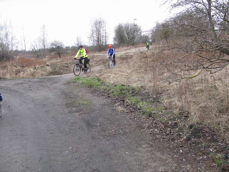 10:02. Группа 2 едет какими-то едренями <a href='http://koenigbicycle.ru/js/ymapload/mapload.htm?maps/v2110tr.kml&54.680244818&20.610899595&17&hybrid'><img src='/images/Yandex_Maps_logo_25px.gif'></a> <a href='https://www.google.com/maps?z=15&t=h&q=54.680244818,20.610899595' target='_blank'><img src='/images/25px-Google_Maps_icon.jpg'></a>