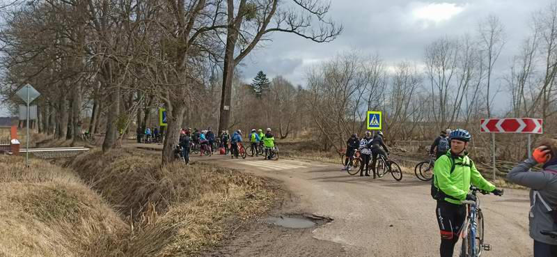 10:45. Остановка Семёново <a href='http://koenigbicycle.ru/js/ymapload/mapload.htm?maps/v2110tr.kml&54.595469444&20.753694444&17&hybrid'><img src='/images/Yandex_Maps_logo_25px.gif'></a> <a href='https://www.google.com/maps?z=15&t=h&q=54.595469444,20.753694444' target='_blank'><img src='/images/25px-Google_Maps_icon.jpg'></a>