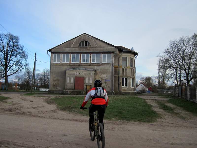 Заехали посмотреть старинную усадьбу в Нахимово