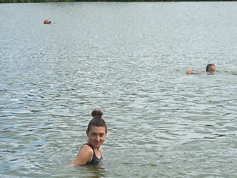 Наталья купается