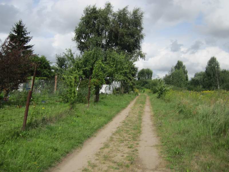 12:51. Огородами въезжаем в Корнево