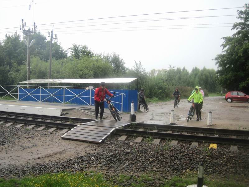 10:03. Пересекаем железную дорогу Зеленоградск-Пионерский Курорт