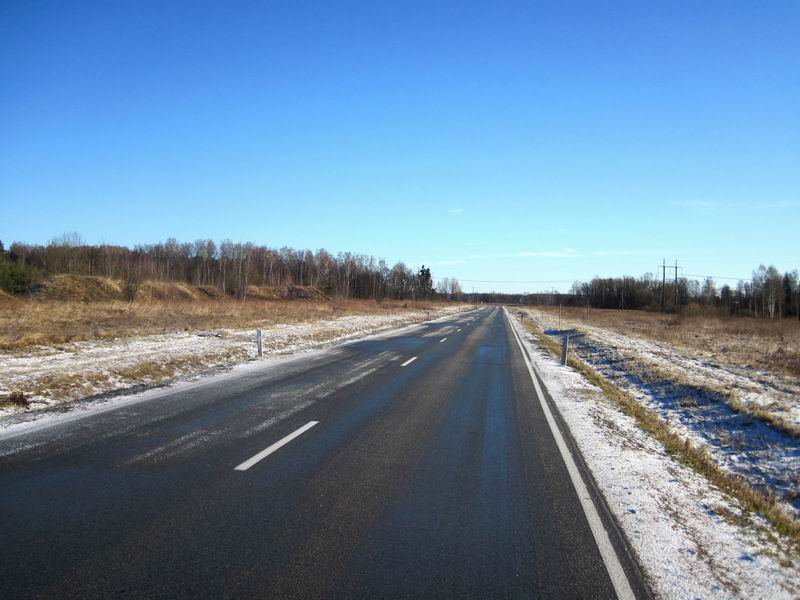 На дороге появился снег