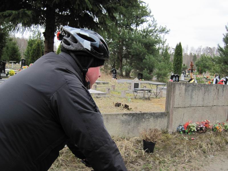 Фёдор Щербина на кладбище