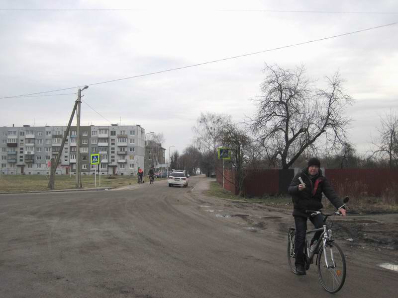 Черепаново. Народ подъезжает