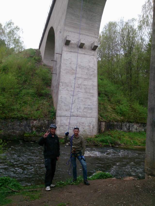 Виктор и Алексей после прыжка 