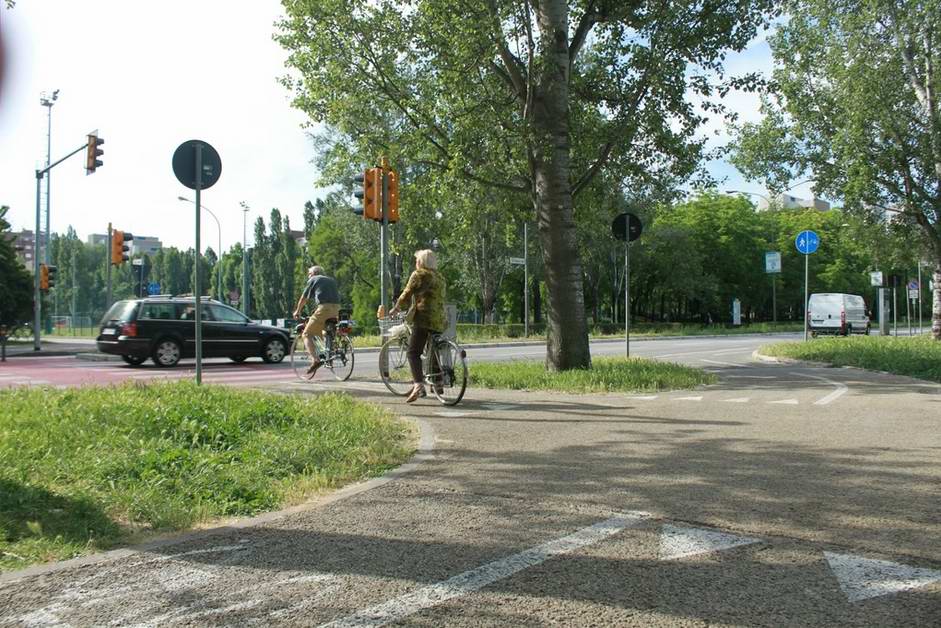 Приехал народ, но не тот