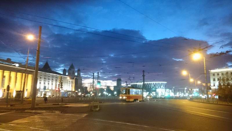Утро, площадь Победы