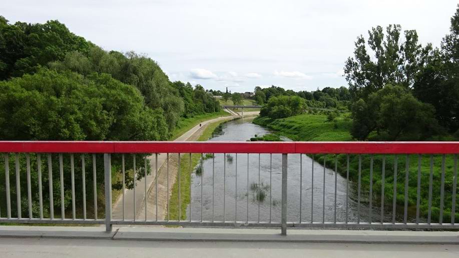 Вид с моста на речку Юра.