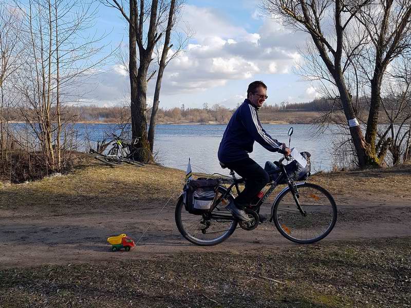 Пан Анджей поехал собирать мусор