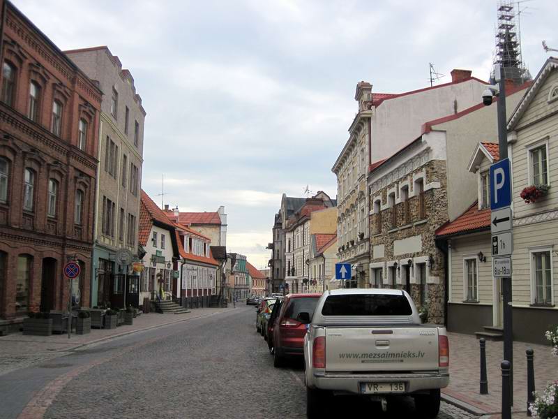 Улица Рижская в старом городе Цесиса