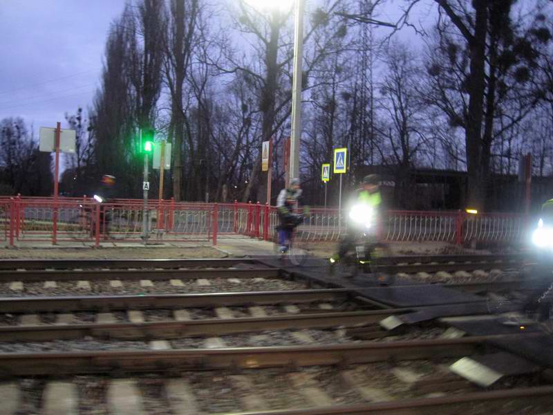 Пересекаем железную дорогу в Озерках