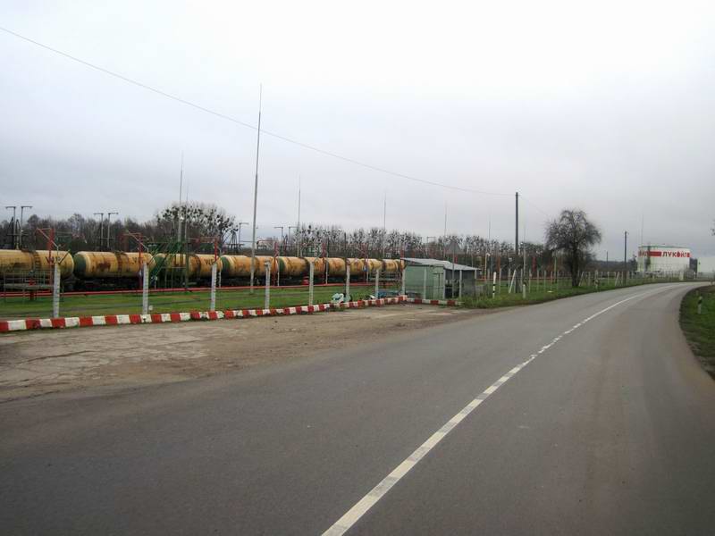 Едем мимо Лукойла
