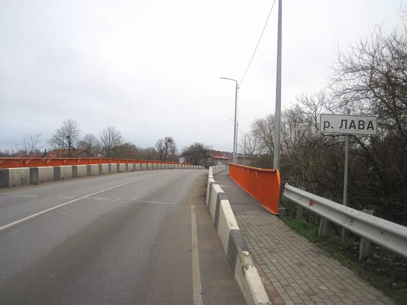 Пересекаем р. Лаву по мосту
