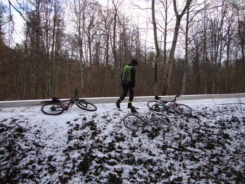 Алексей Клименков и велосипеды <a href='http://koenigbicycle.ru/js/ymapload/mapload.htm?maps/v2109tr.kml&54.76611981030139&21.13493868507367&17&hybrid'><img src='/images/Yandex_Maps_logo_25px.gif'></a> <a href='https://www.google.com/maps?z=15&t=h&q=54.76611981030139,21.13493868507367' target='_blank'><img src='/images/25px-Google_Maps_icon.jpg'></a>