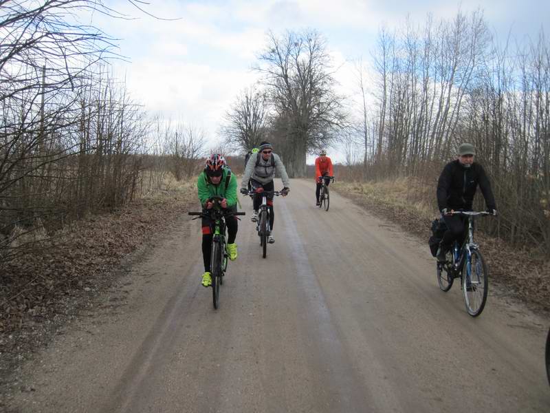 В это время лидирующая группа уже свернула к Красному Бору <a href='http://koenigbicycle.ru/js/ymapload/mapload.htm?maps/v2110tr.kml&54.616190667&20.949526&17&hybrid'><img src='/images/Yandex_Maps_logo_25px.gif'></a> <a href='https://www.google.com/maps?z=15&t=h&q=54.616190667,20.949526' target='_blank'><img src='/images/25px-Google_Maps_icon.jpg'></a>