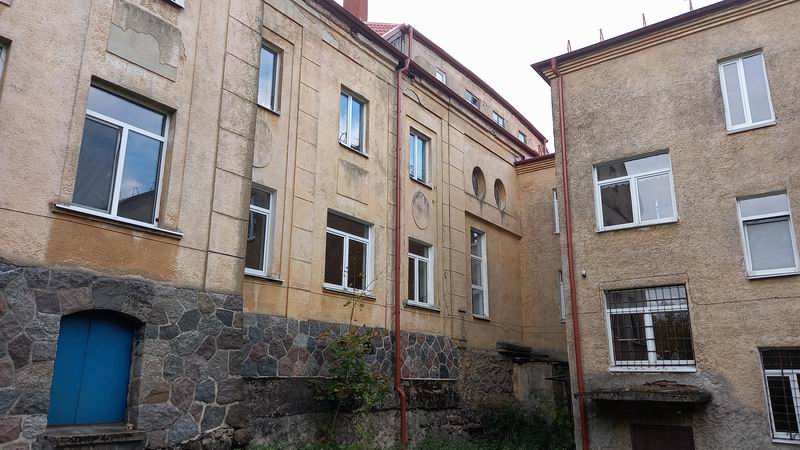 Примыкание к старому зданию