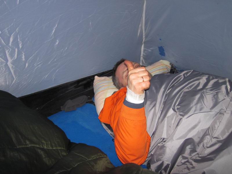 Никита Никитин в палатке утром