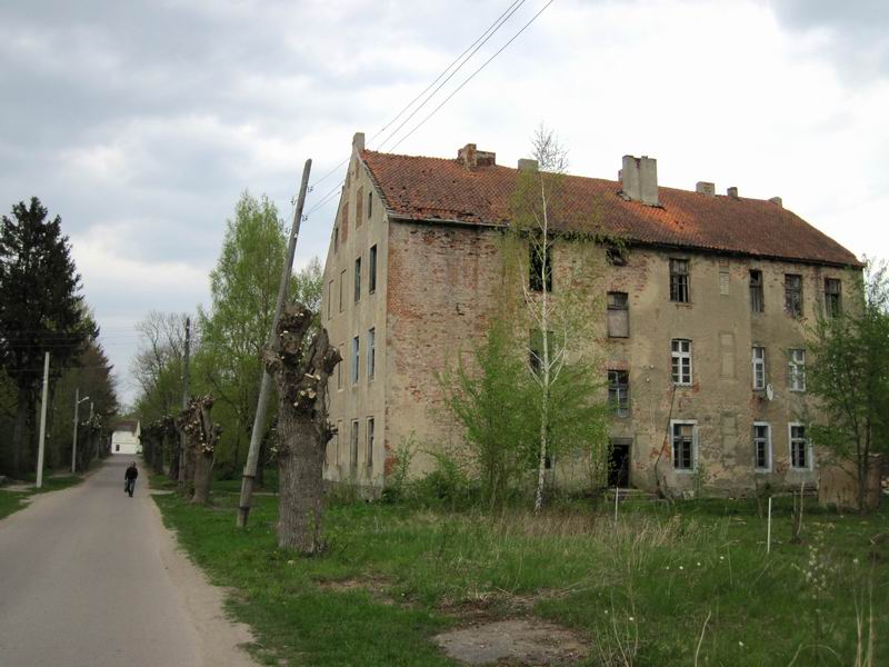 Полузаброшенный дом в Ясном