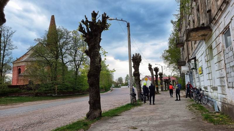 Общий вид на магазин и кирху в Ясном