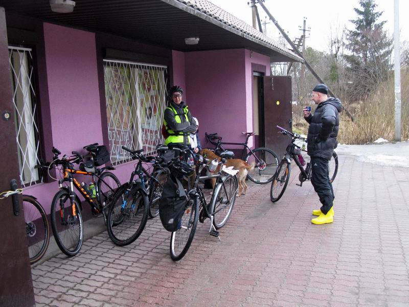 Магазинная остановка в Комсомольске.