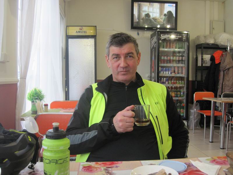 Вячеслав Дмитриев в кафе