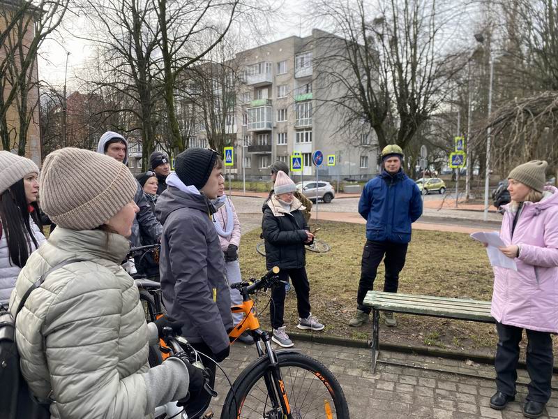 Слушаем лекцию про Пацаева