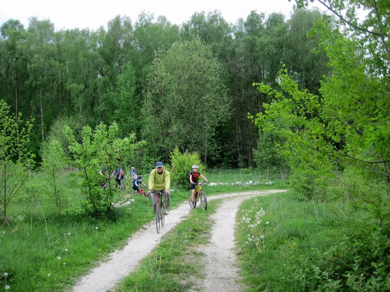 Выезжаем из лесопарка Айхвальд с северной стороны