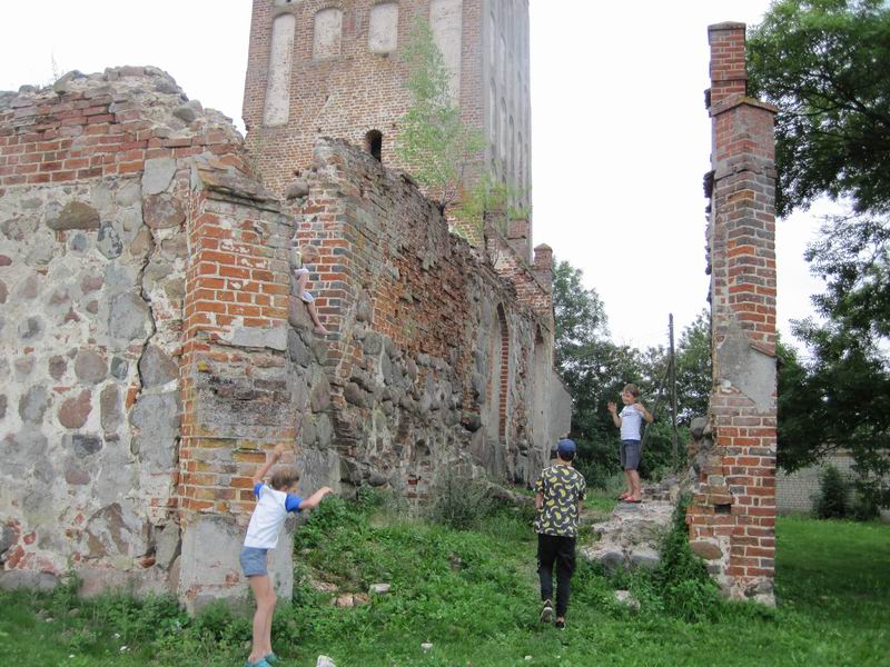 Осмотр кирхи Алленау